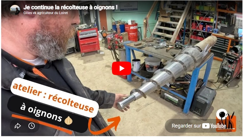 Je continue la récolteuse à oignons !