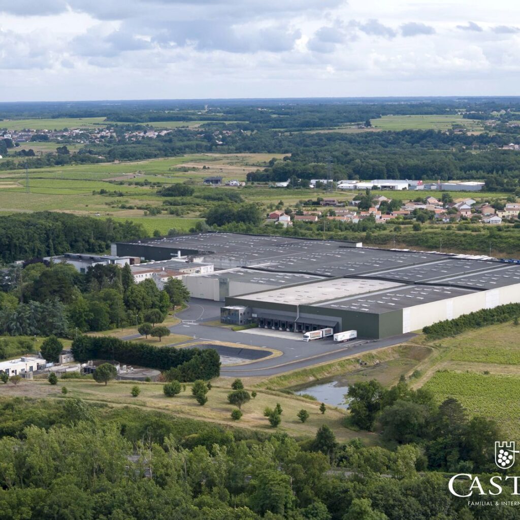 Vue du ciel du site d'embouteillage de La Chapelle-Heulin