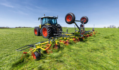 CLAAS présente une nouvelle gamme de faneuses VOLTO avec des largeurs variées